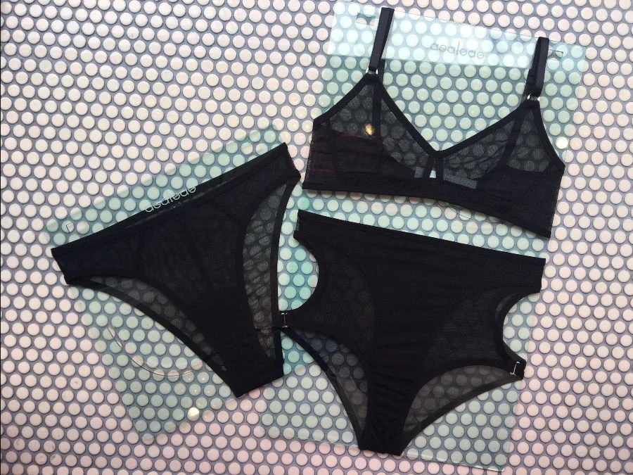 Bully Boy: Brick Keyhole Wireless Bra - Black - Image 6